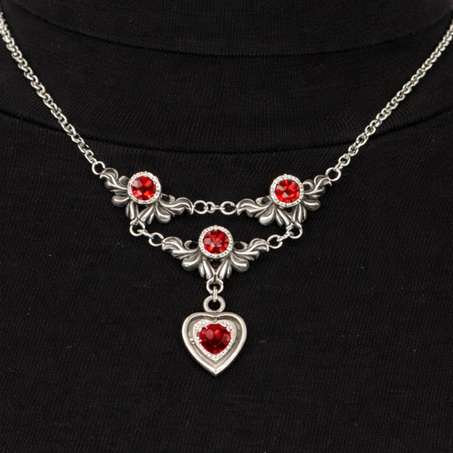 luisia-halskette-isabel-mit-premium-kristall-herz-rot image 4