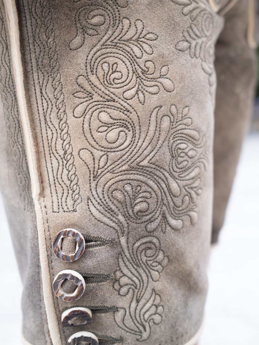 heimatgl-ck-lederhose-wilder-kaiser-bock-olive-herren image 4