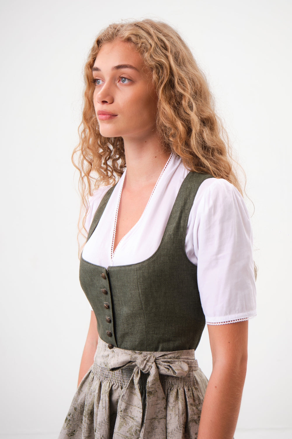 felicitas-damen-dirndl-dala-leinen-oliv-mit-baumwoll-rock-taupe image 3
