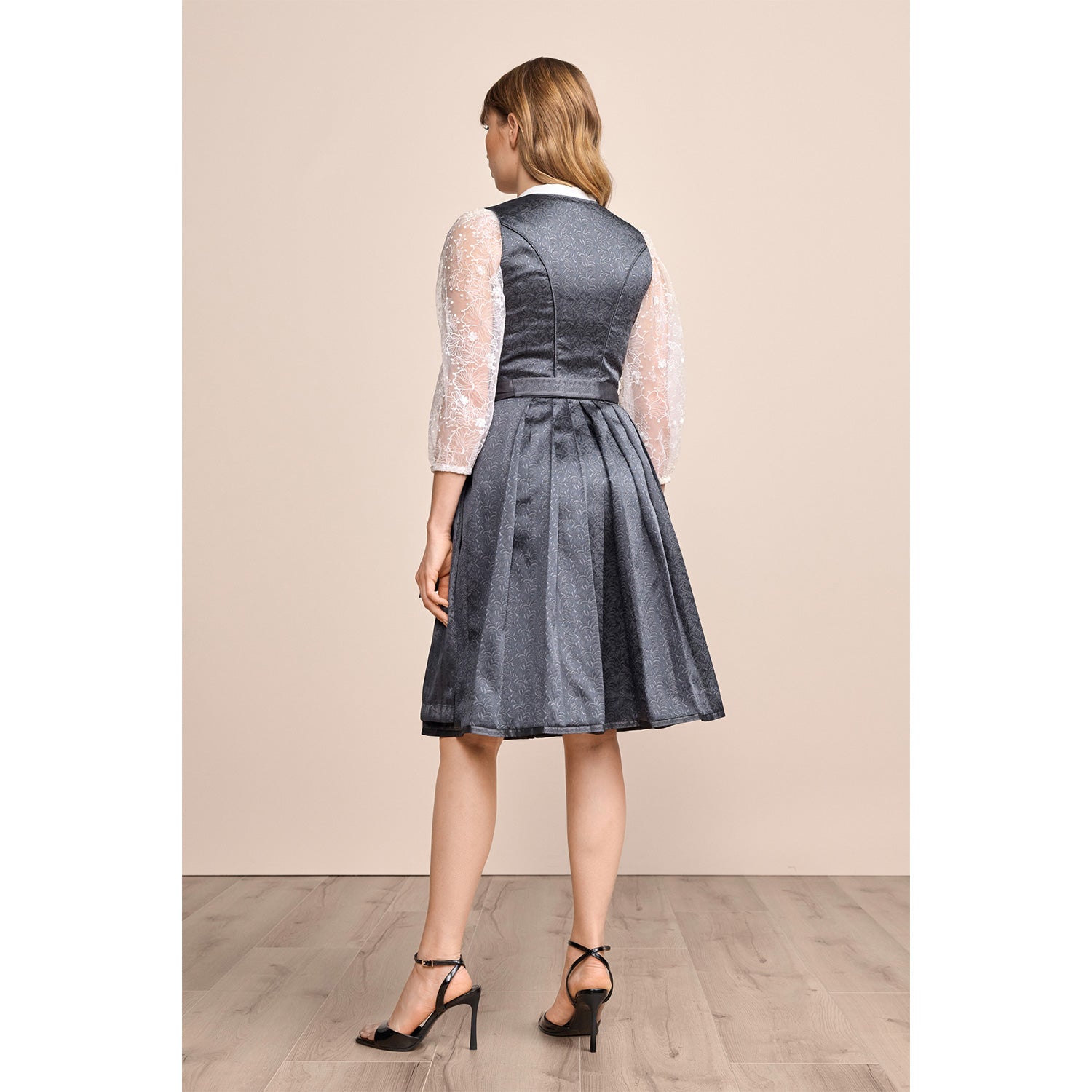 trachtenland-kr-ger-madl-dirndl-diliana-416569-anthrazit-60cm image 2