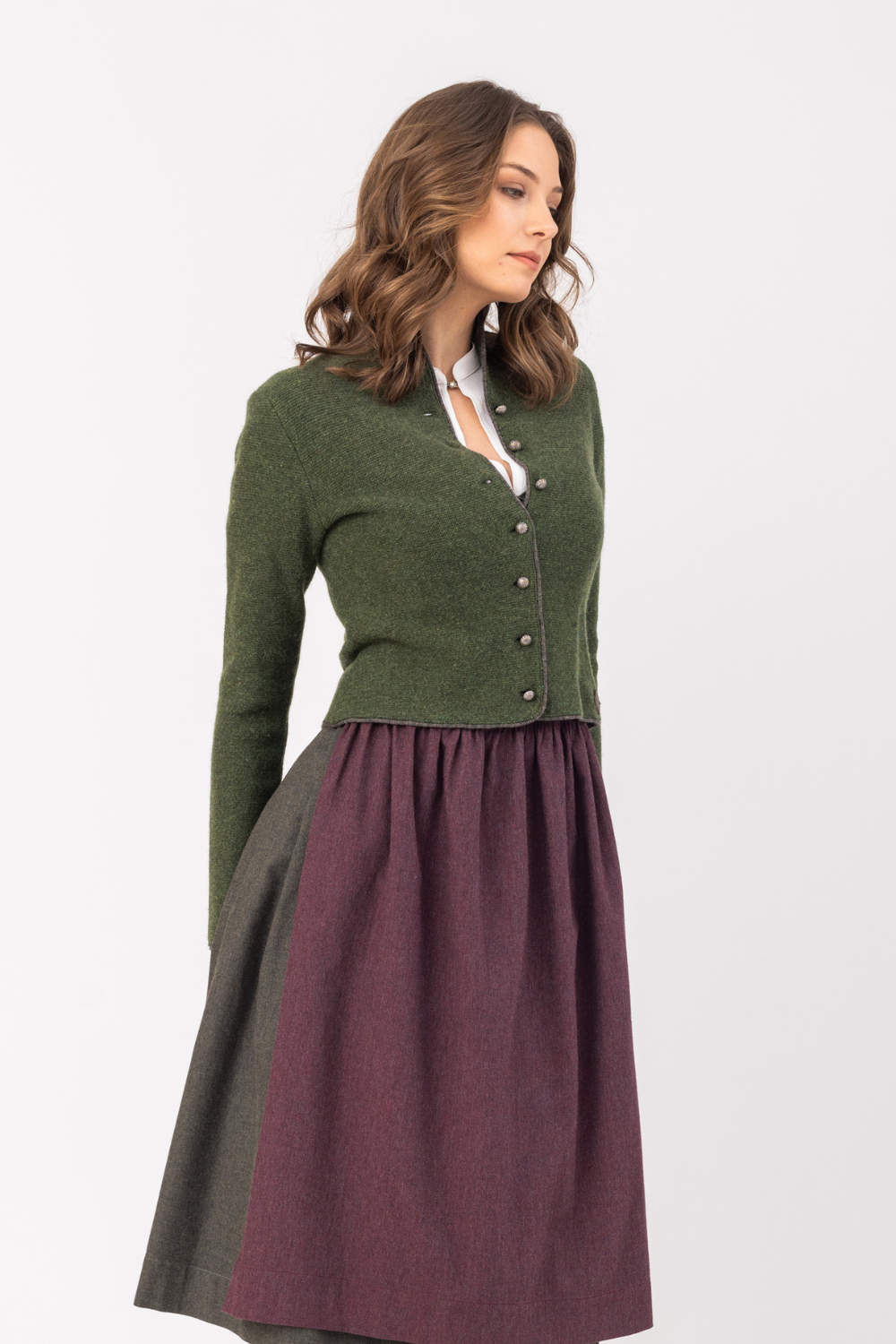 felicitas-dirndl-dasha-olive-herzausschnitt-flanell image 5