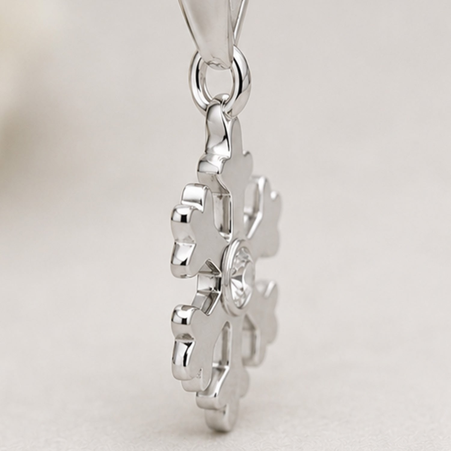 trachtenland-luisia-kettenanh-nger-schneeflocke-mit-swarovski-kristall-925-sterl image 7