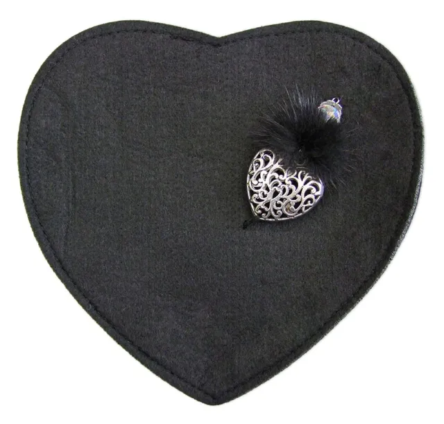 trachtenland-herz-trachten-handtasche-mit-herzanh-nger-schwarz image 1