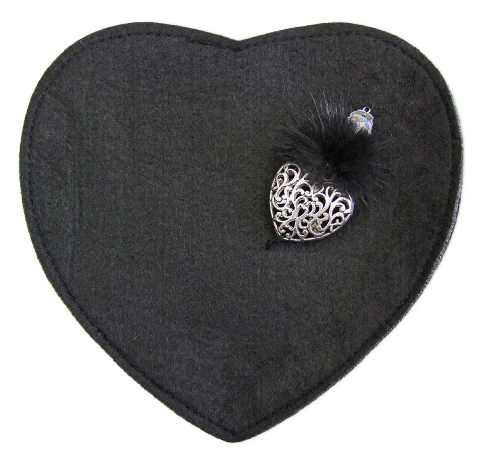 trachtenland-herz-trachten-handtasche-mit-herzanh-nger-schwarz image 1
