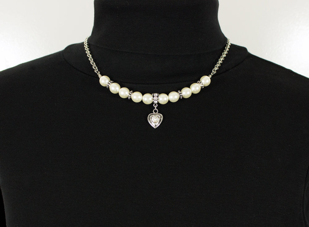 luisia-halbperlenkette-juliana-mit-herzanh-nger-cremewei-silber image 5
