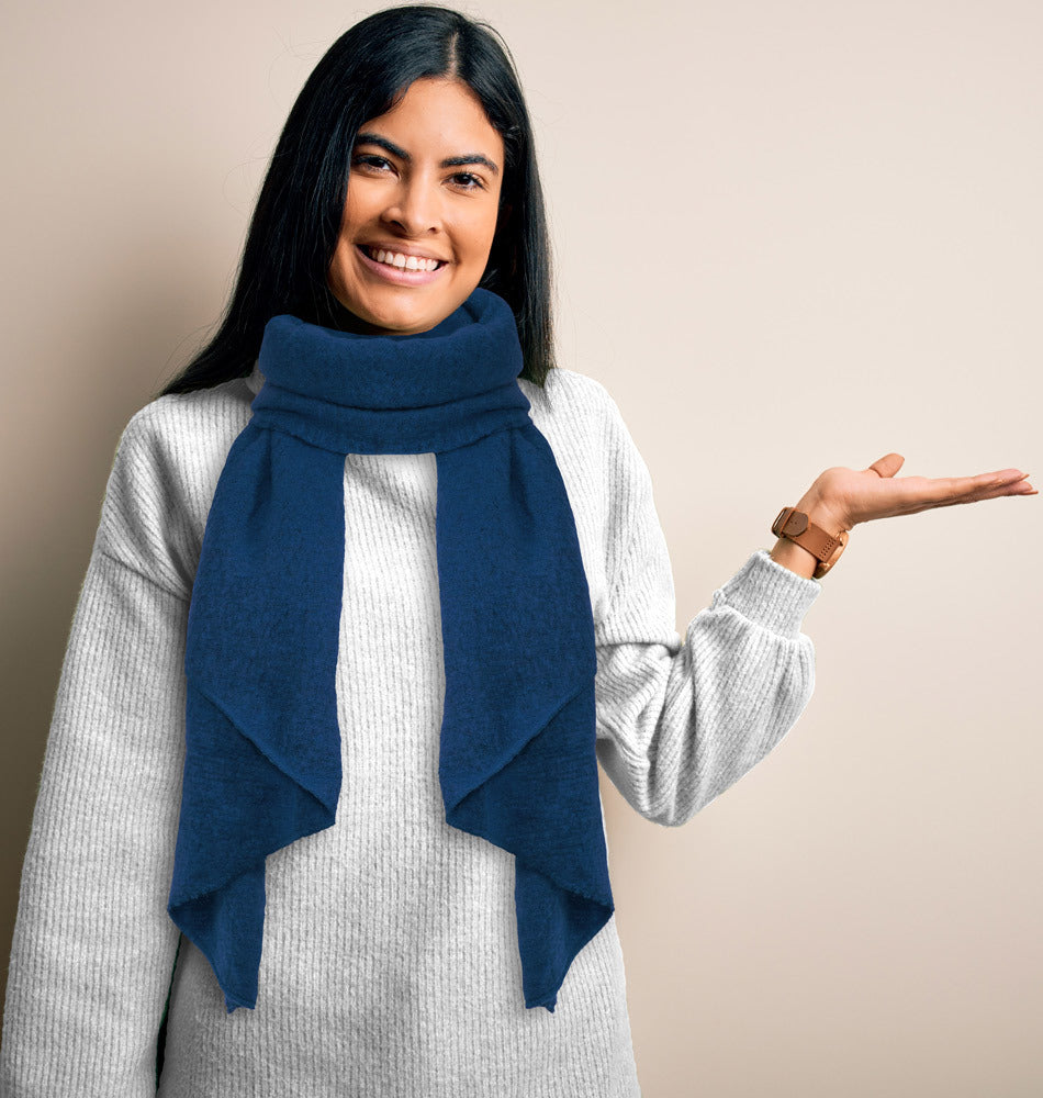 kuscheliger-winter-schal-eliana-250-x-63-cm-marineblau image 2