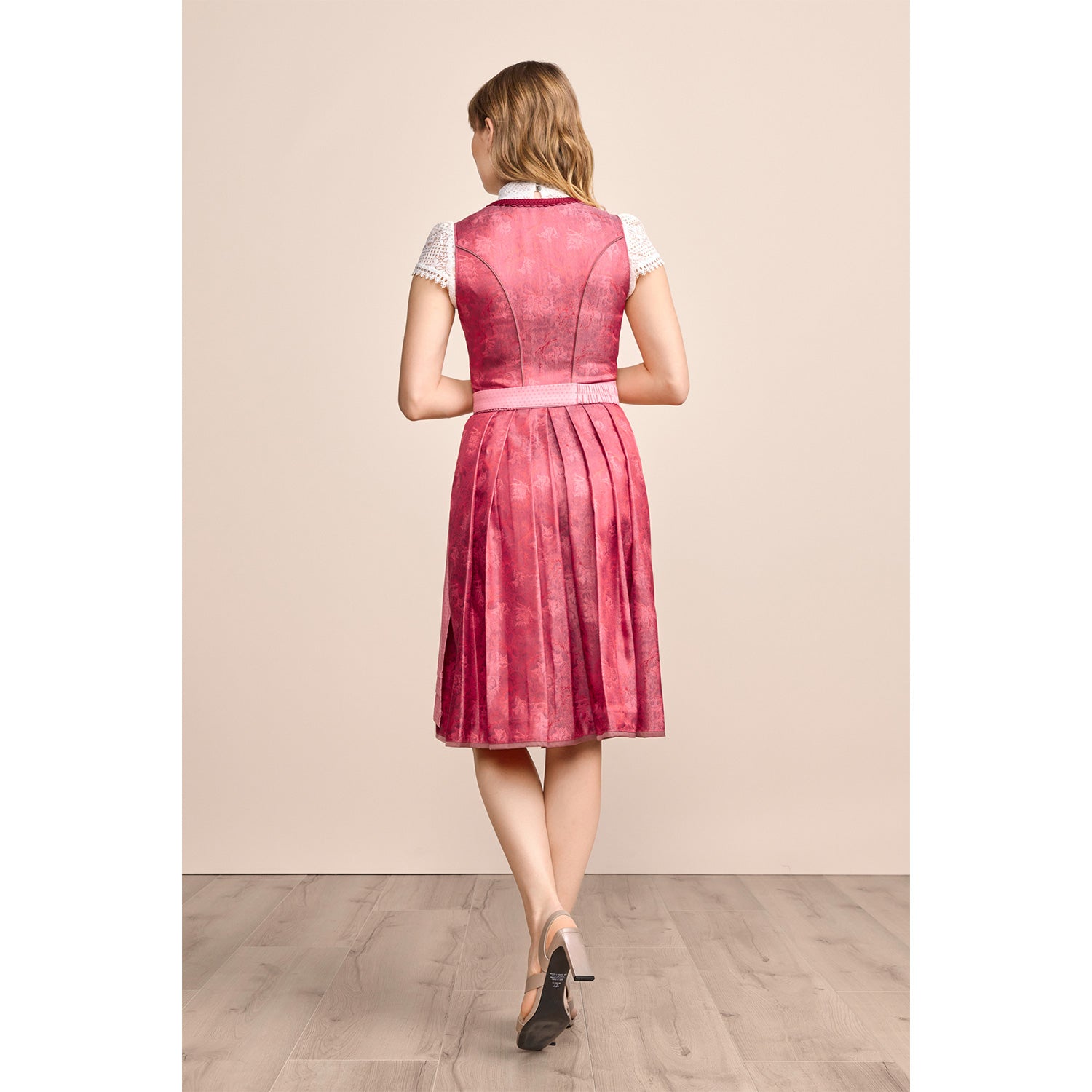 trachtenland-kr-ger-madl-dirndl-fynia-414369-rot-60cm image 2