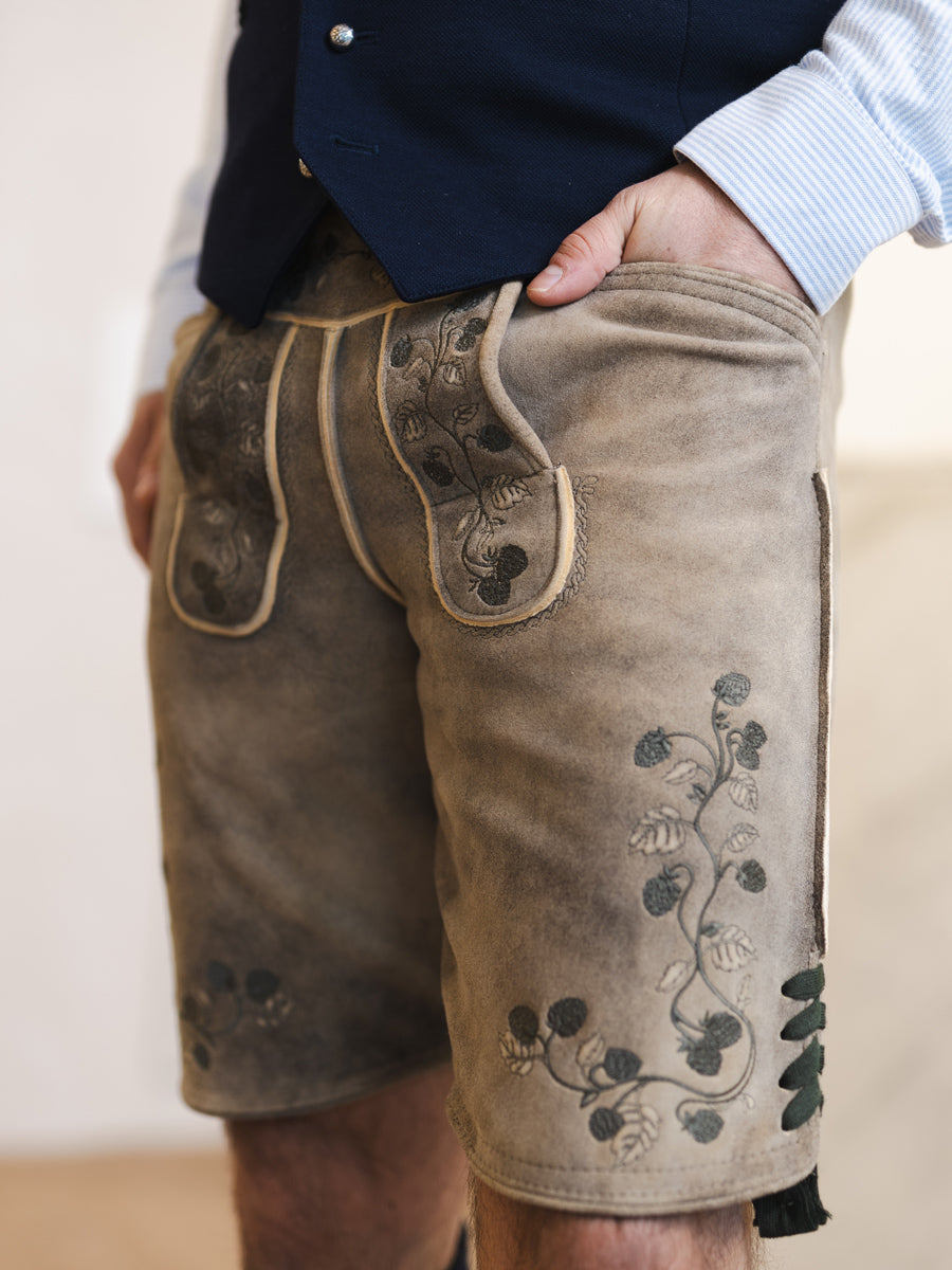 heimatgl-ck-lederhose-holledau-bock-wildbock-herren-kurz image 3