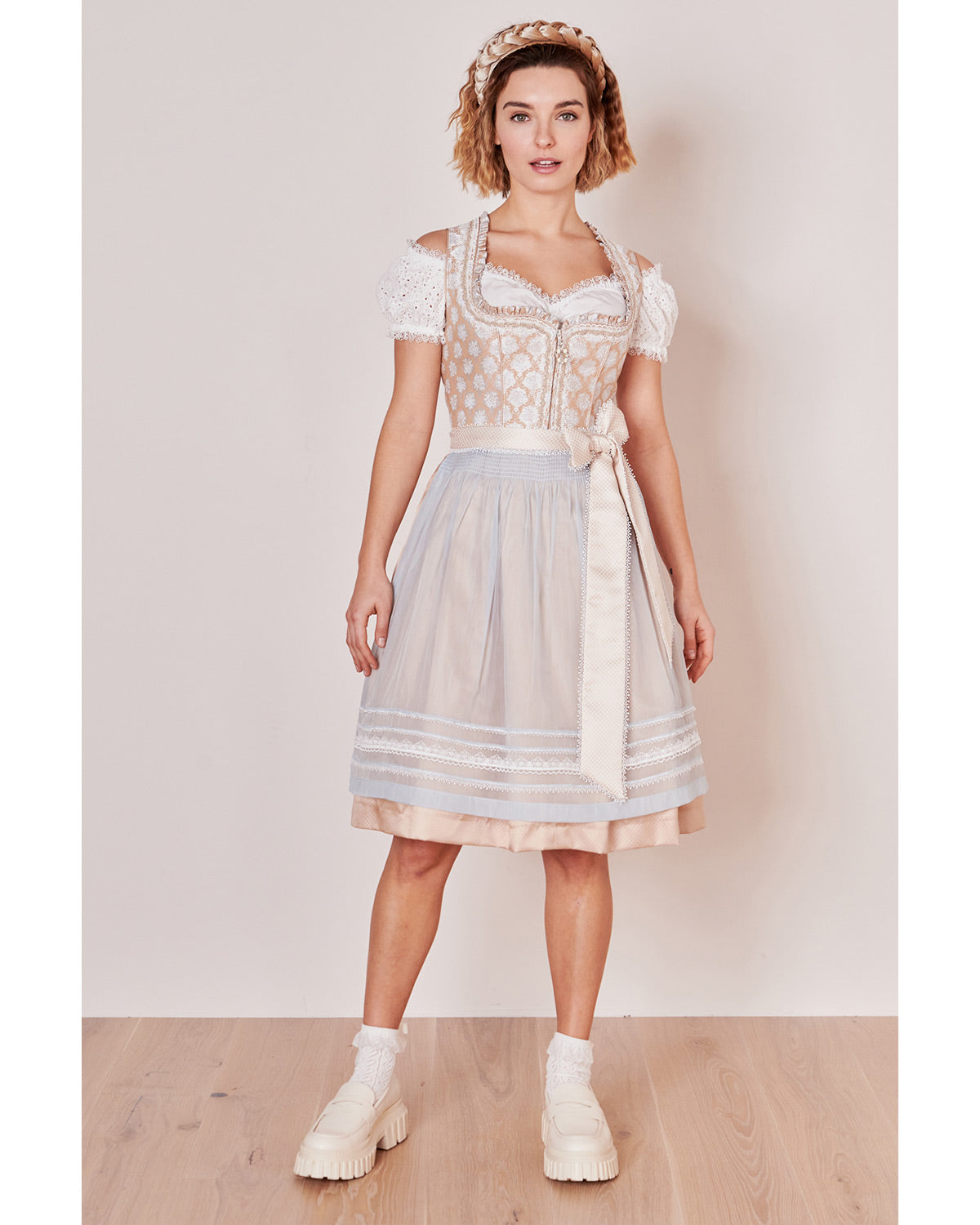 kr-ger-madl-dirndl-seraphina-415267-natur-hellblau-60cm image 6