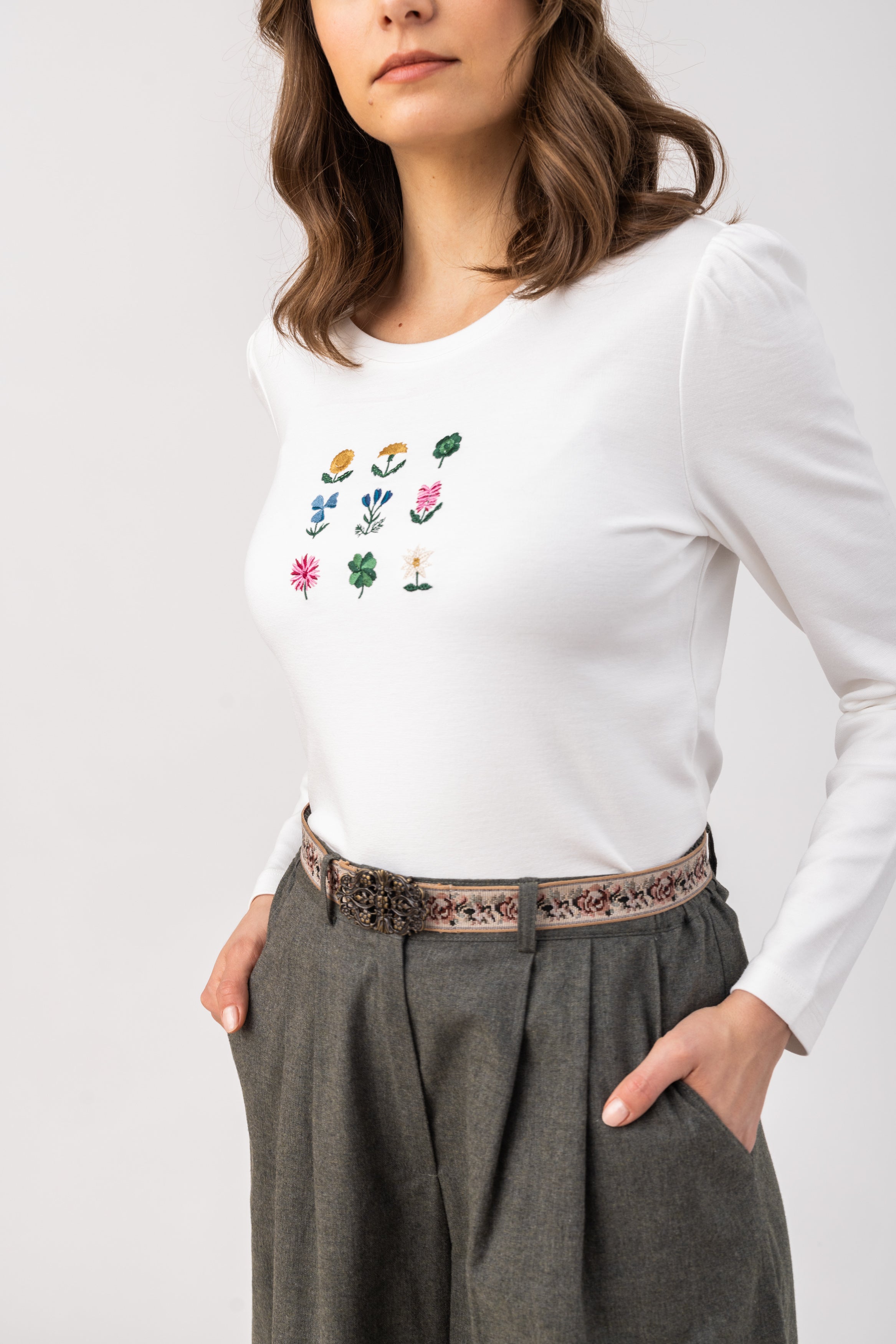 felicitas-lore-damen-longshirt-viskose-mit-blumenstickerei image 2