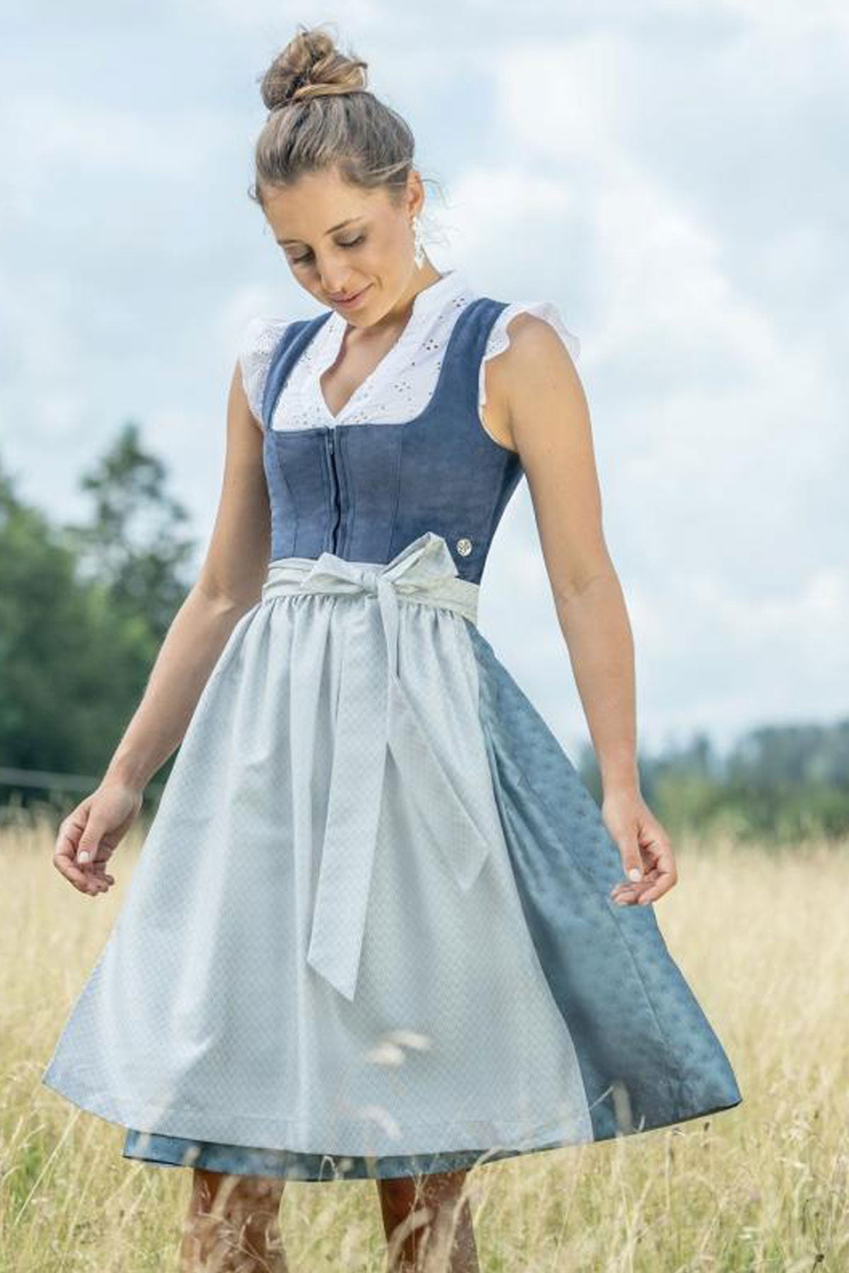 trachtenland-marjo-dirndlbluse-kunreuth-fl-gelarm-offwhite image 4