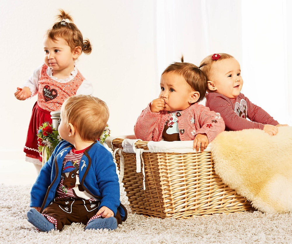 trachtenland-bondi-m-dchen-baby-strickm-tze-alpengl-ck-86365-melba image 4