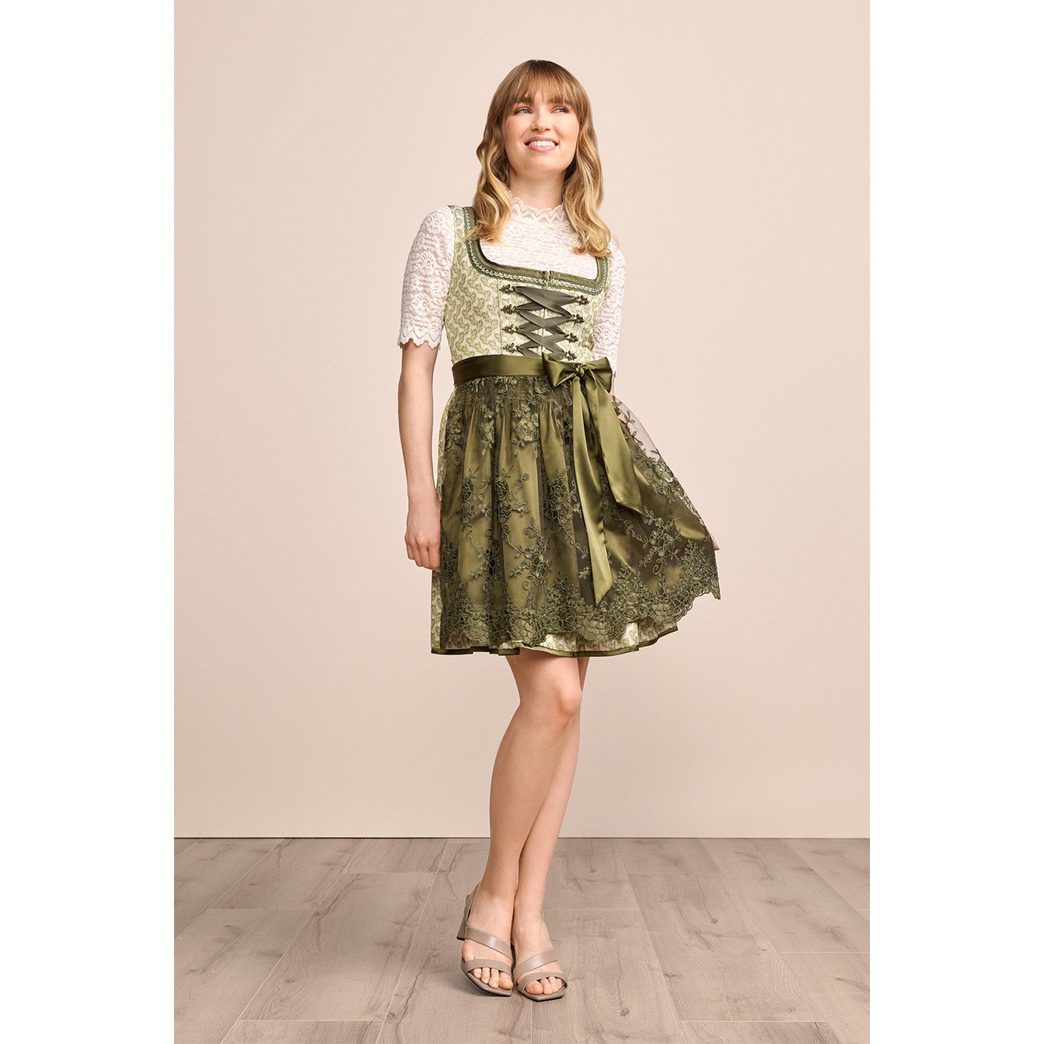 trachtenland-kr-ger-madl-dirndl-brynlee-416869-hellgr-n-50cm image 6