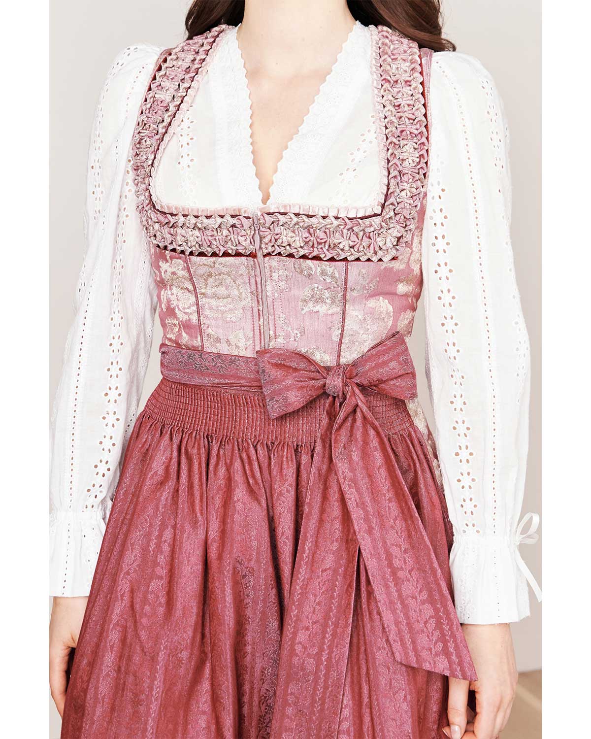 trachtenland-kr-ger-collection-dirndl-clara-112866-beere-70cm image 3
