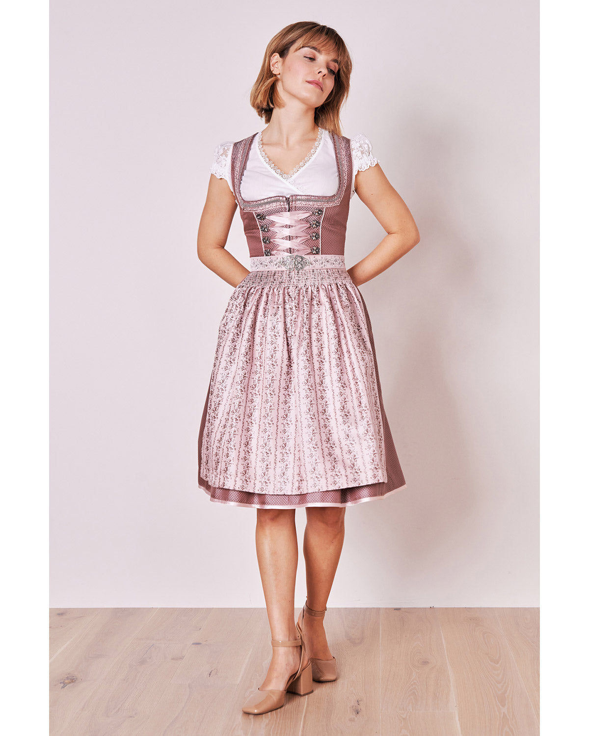 kr-ger-madl-dirndl-rosa-417167-rose-60-cm image 8