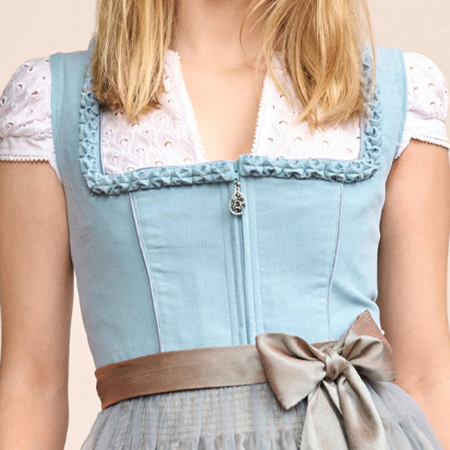 kr-ger-madl-dirndl-emmeline-415769-60cm-hellblau image 4