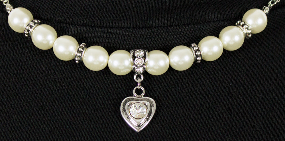 luisia-halbperlenkette-juliana-mit-herzanh-nger-cremewei-silber image 3