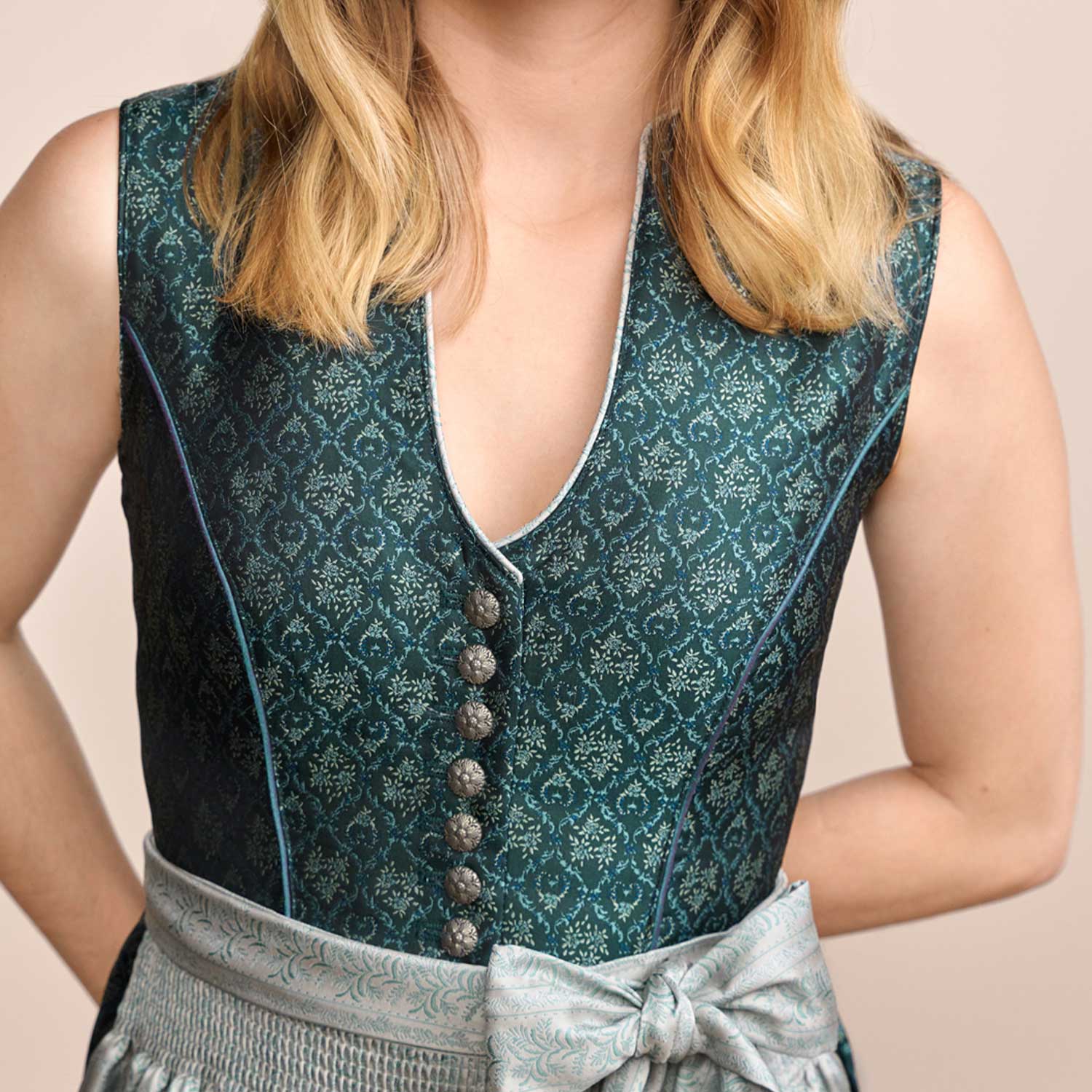 kr-ger-madl-dirndl-inja-413569-60cm-dunkelgr-n image 4