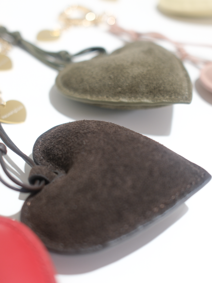 heimatgl-ck-lucy-heart-charm-amore-rosa-glattleder image 5