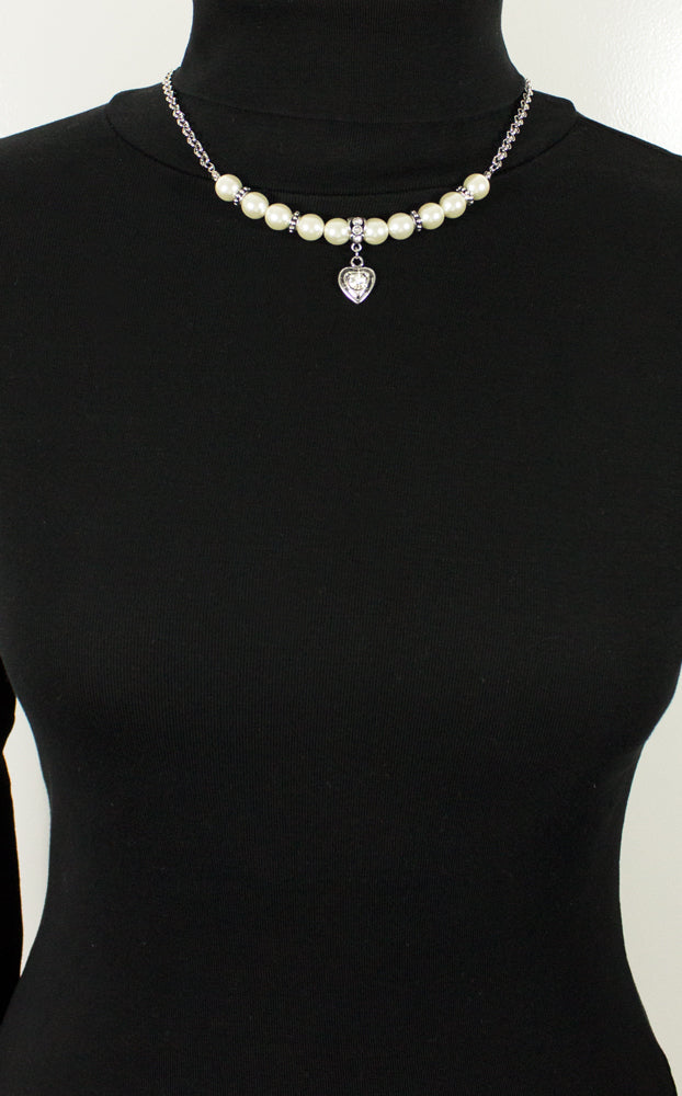 luisia-halbperlenkette-juliana-mit-herzanh-nger-cremewei-silber image 6