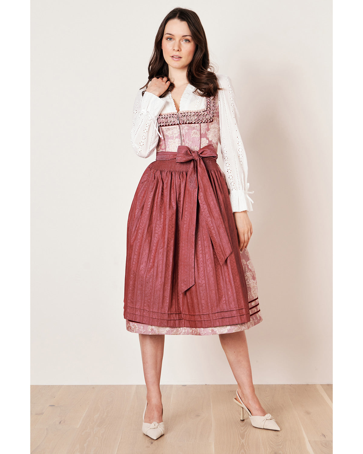 trachtenland-kr-ger-collection-dirndl-clara-112866-beere-70cm image 7