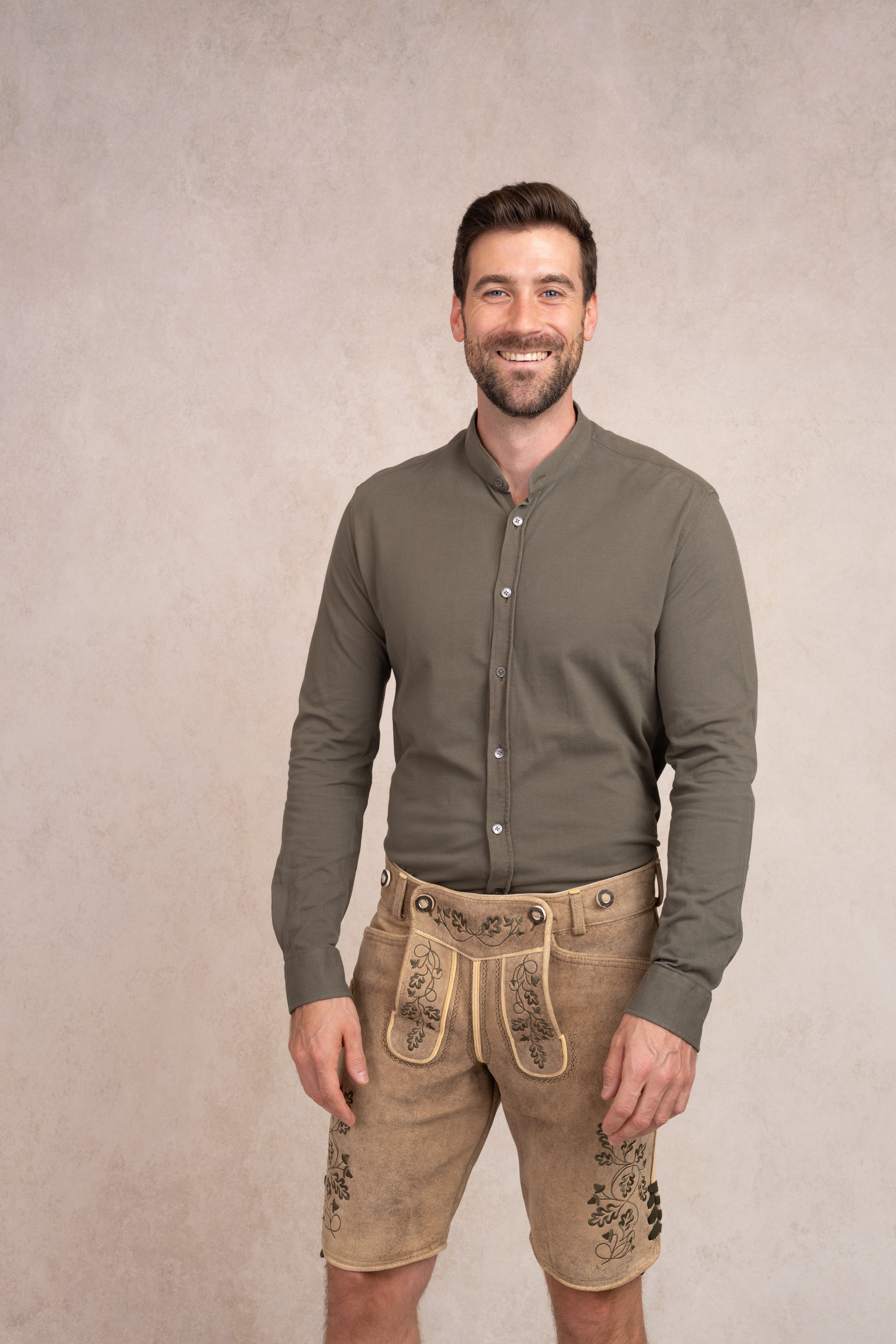 heimatgl-ck-stehkragenhemd-luis-herren-trachtenhemd-olive image 2