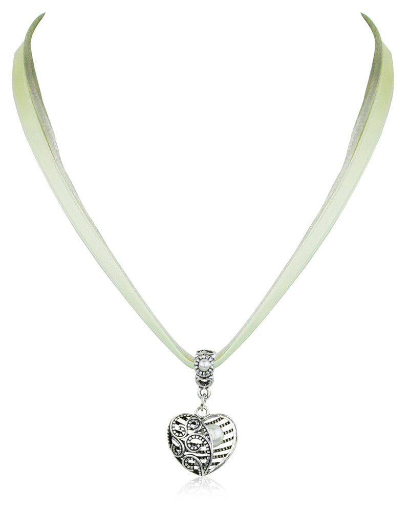 luisia-halskette-elina-herz-perle-lindgr-n image 2