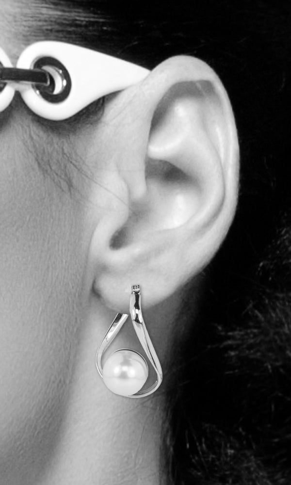 trachtenland-luisia-ohrringe-liora-silber-mit-white-pearl-premium-perle-3-cm image 3