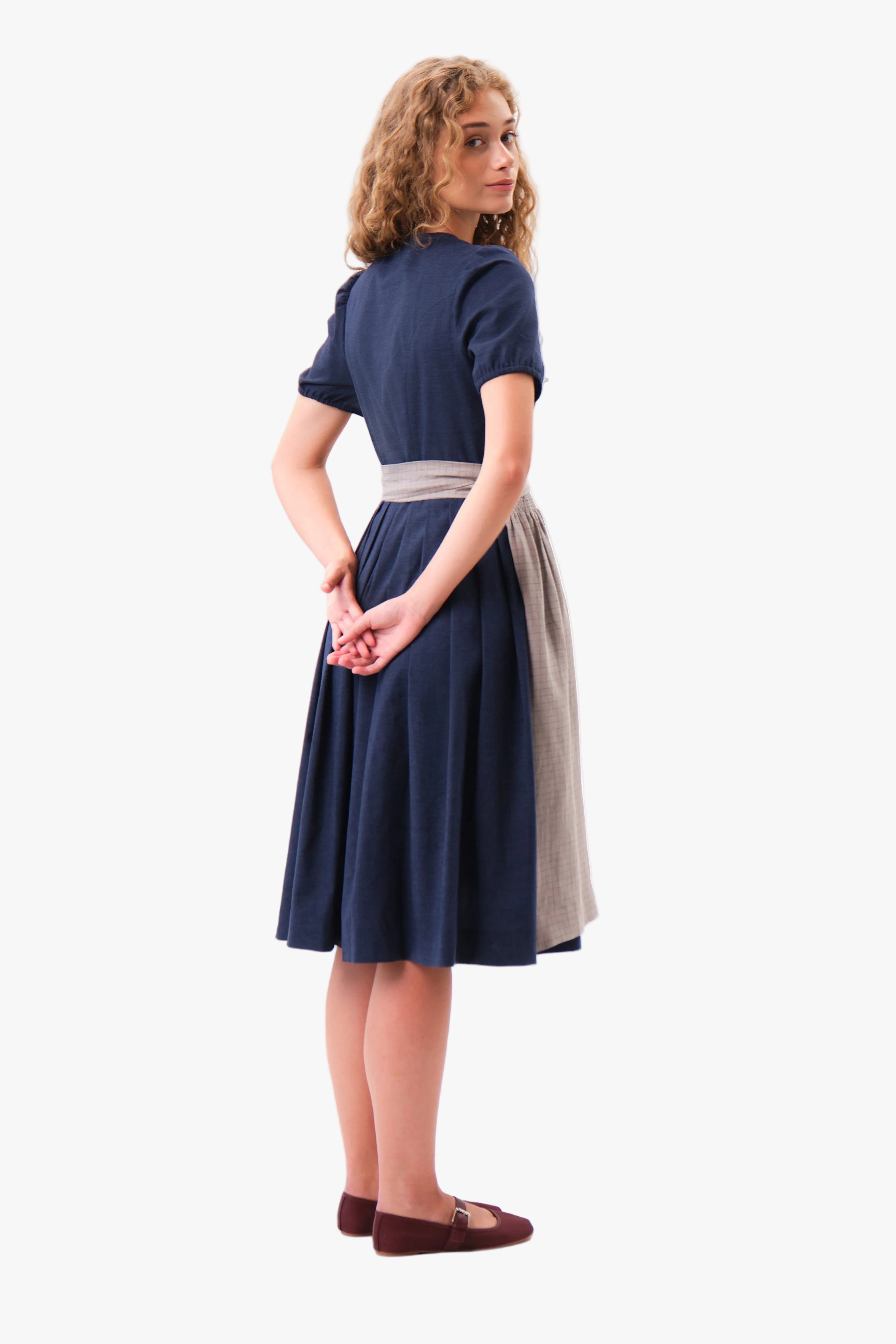 felicitas-dalita-damen-dirndl-hochgeschlossen-leinenmischung image 2
